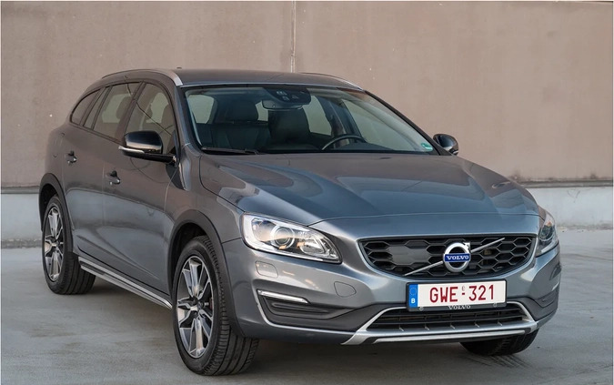 Volvo V60 Cross Country cena 59900 przebieg: 248315, rok produkcji 2017 z Lublin małe 631